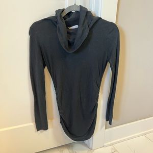 A Pea in the Pod black fitted turtleneck XS